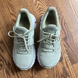 On Cloudswift size 7.5